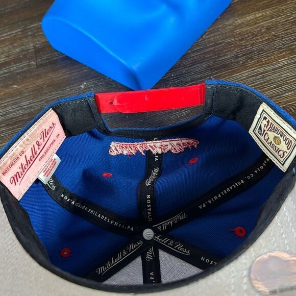 Mitchell & Ness Sacramento Kings Hardwood Classics SnapBack Cap - Picture 6 of 7